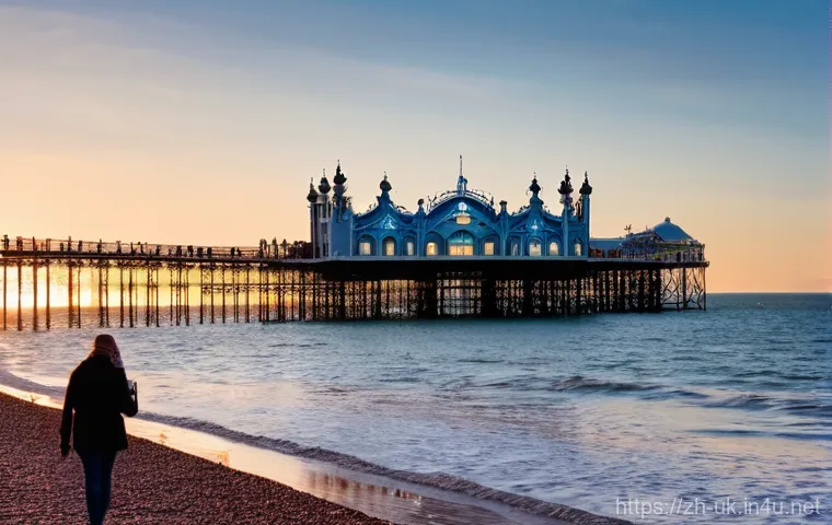 브라이튼 해변에서 즐길 수 있는 액티비티 - Brighton Palace Pier: Daytime Thrills and Sunset Serenity**

A bustling, wide-angle shot of Brighton...