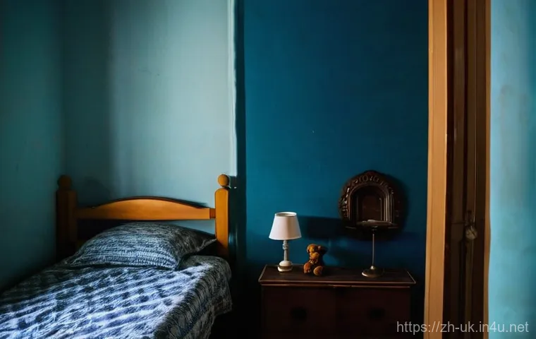 영국의 미제 사건 - **Prompt for Madeleine McCann Case:**
    "A dimly lit, slightly disordered children's bedroom insid...